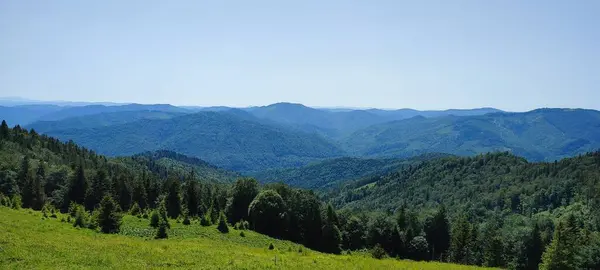 Krásná Krajina Horami Modrá Obloha — Stock fotografie