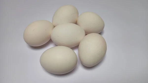 Άψητο Αυγό Λευκό Χρώμα Λευκό Φόντο Γεύμα Γεύμα Γεύμα Γεύμα — Φωτογραφία Αρχείου