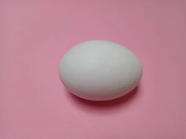 Άψητο Αυγό Λευκό Χρώμα Λευκό Φόντο Γεύμα Γεύμα Γεύμα Γεύμα — Φωτογραφία Αρχείου