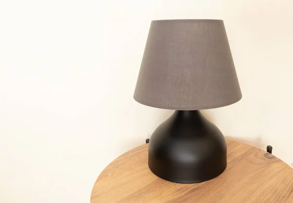 table lamp with decorative headboard