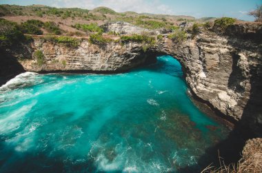 Kelingking Sahili, Nusa Penida 'nın en ünlü ve en güzel yerlerinden biri, Bali, Endonezya yakınlarındaki bir ada.