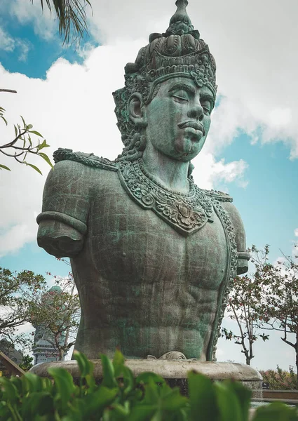 Enorme Estatua Del Dios Wisnu Parque Cultural Garuda Wisnu Kencana — Foto de Stock
