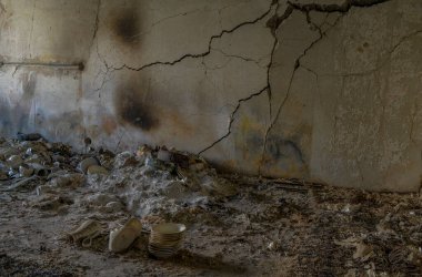 Rus ordusunun işgalinden sonra Kiev bölgesinin Borodyanka kenti. Hava saldırılarından sonra yıkılmış evler, arabalara ateş edilmiş ve geniş çaplı yıkım.... 