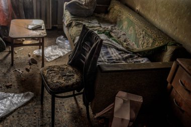 Kiev yakınlarındaki Bucha şehri Rus işgalciler tarafından yok edildi. Bir zamanların temiz yeşil nüfuslu şehrinin görüntüleri dehşet verici: Bombardıman ve yangınlar, yıkılmış yollar ve köprüler, yıkılmış arabalar, tanklar, terk edilmiş hayvanlar..