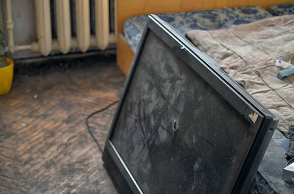 The shot TV is in a flat where Russian soldiers lived during the occupation of Gostomel.