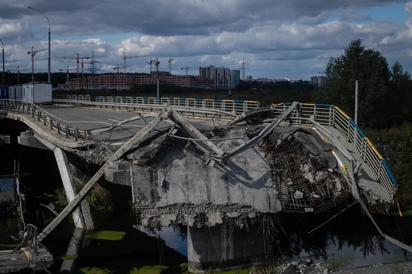 Irpin Região Kiev Ucrânia Setembro 2022 Uma Ponte Destruída Pelas — Fotografia de Stock