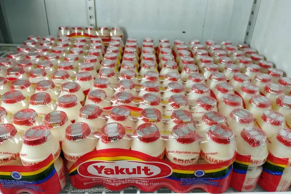 Jakarta Indonesia August 2022 Yakult Healthy Probiotic Drink Made Fermented — 图库照片