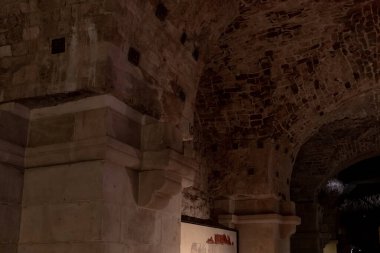 Kuzey İsrail 'deki eski Acre kentinin Haçlı Kalesi' nin odasındaki tuğla işi.