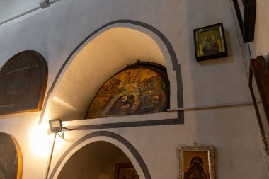 Beytüllahim, İsrail, 25 Aralık 2021: Filistin Yönetimi, Beytüllahim 'deki İsa' nın Doğumu Kilisesi 'nin yan salonundaki ikonlar