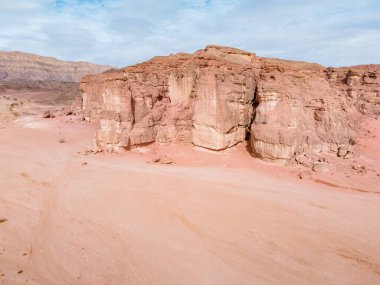 Eilat yakınlarındaki Timna Milli Parkı 'nda Süleyman sütunları, güney İsrail.