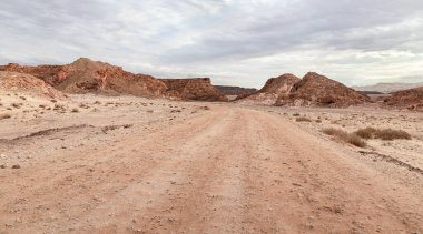 İsrail 'in güneyindeki Eilat yakınlarında Timna Ulusal Parkı' nda olağanüstü güzel bir dağ doğası var..