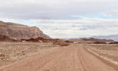 İsrail 'in güneyindeki Eilat yakınlarında Timna Ulusal Parkı' nda olağanüstü güzel bir dağ doğası var..