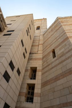 Nasıra, İsrail, 12 Şubat 2022: Kuzey İsrail, Nasıra 'daki Annunciation Kilisesi' nin yan faşisti