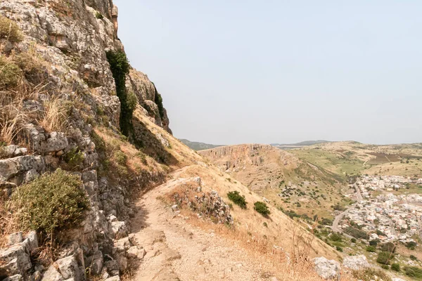 アルベル山からキンネレ湖沿岸の隣接する谷への眺め ガリラヤ湖 ティベリヤ市の近く イスラエル北部 — ストック写真