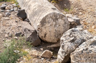 M.Ö. 4. yüzyılın kalıntıları, Kinneret Gölü kıyısında yer alan Arbel Dağı 'nın yakınında yer alan Kuzey İsrail' deki Tiberias kenti yakınlarındaki Galilee Denizi.