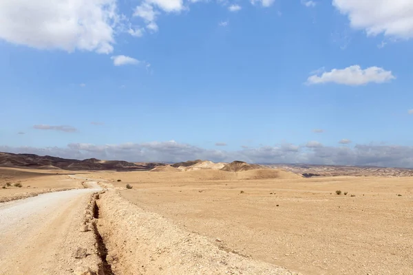 Дорога Через Каменную Пустыню Возле Реки Хацатсон Израильской Стороне Мертвого — стоковое фото