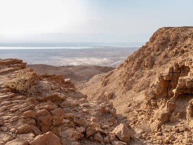 İsrail 'deki Kudüs yakınlarında, Ölü Deniz' in İsrail tarafında, Rathe deresinin yanındaki taş çöl.