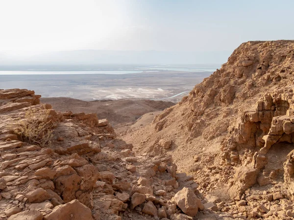 İsrail 'deki Kudüs yakınlarında, Ölü Deniz' in İsrail tarafında, Rathe deresinin yanındaki taş çöl.