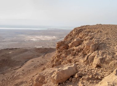 İsrail 'deki Kudüs yakınlarında, Ölü Deniz' in İsrail tarafında, Rathe deresinin yanındaki taş çöl.