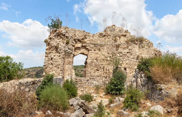 몽포르 요새의 폐허는 이스라엘 미시에서 그리멀지 갈릴리의 이우거져 언덕에 위치해 — 스톡 사진