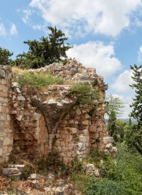 Kuzey İsrail 'deki Kibbutz Yehiam' daki Yehiam Haçlı Kalesi 'nin iyi korunmuş kalıntıları.