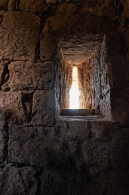 Kuzey İsrail 'deki Kibbutz Yehiam' daki Yehiam Haçlı Kalesi 'nin iyi korunmuş kalıntıları.