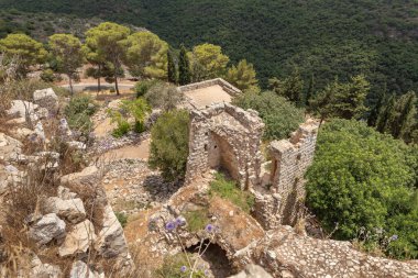 Kuzey İsrail 'deki Kibbutz Yehiam' daki Yehiam Haçlı Kalesi 'nin iyi korunmuş kalıntıları.