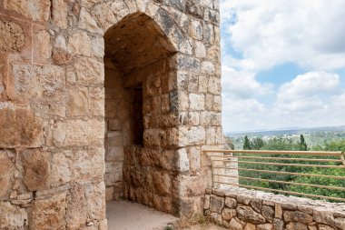 Kuzey İsrail 'deki Kibbutz Yehiam' daki Yehiam Haçlı Kalesi 'nin iyi korunmuş kalıntıları.