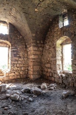 Kuzey İsrail, Celile 'deki Kibbutz Gaaton yakınlarındaki Gaaton Haçlı Kalesi' nin iyi korunmuş kalıntıları.