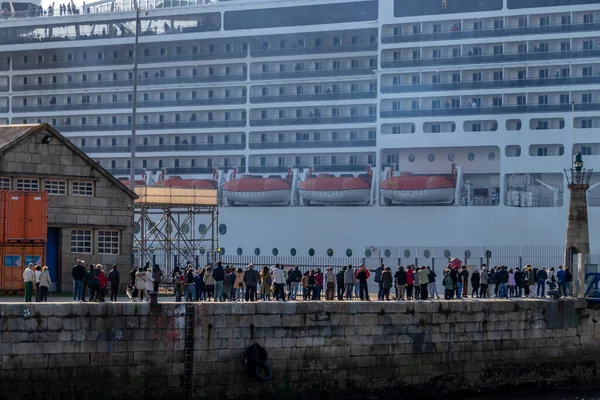 Vigo Spain Apr 2020 People Dock Vigo Looking Departure Impressive — Fotografia de Stock