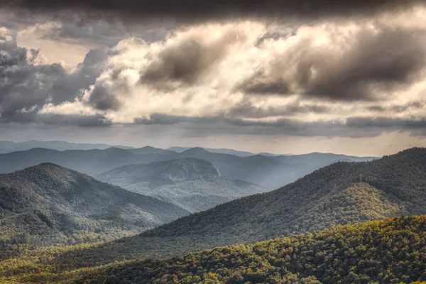 Ormanın Beşiğinden Ayna Kayası Manzarası Blue Ridge Parkway Kuzey Carolina — Stok fotoğraf