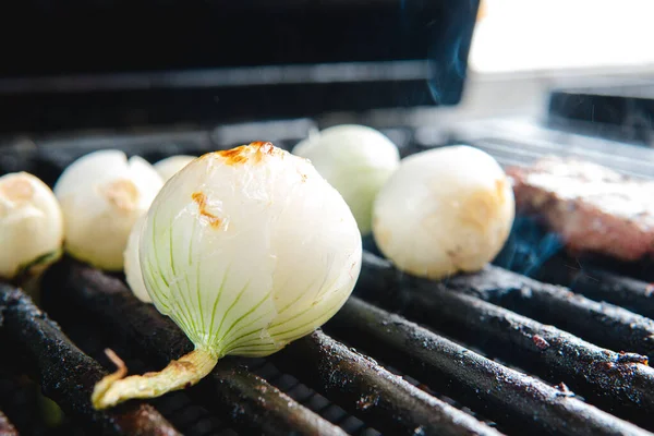 Close Shot Onions Spit Grilling Onions Butcher Shop Meat Cut — 图库照片