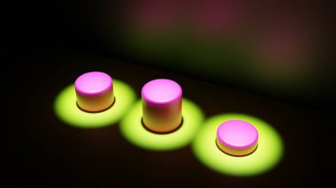 3D görüntüleme. Podyumun tepesinde farklı ürünlerin yerleştirilebileceği üç silindirik platformla çekildi. Silindirler pembe ve zemin siyah. Gizemli bir atmosfer var.