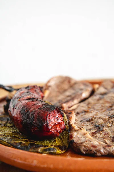 Közeli Részlet Lövés Egy Grillezett Kolbász Grillezett Felső Hátszín Hús — Stock Fotó