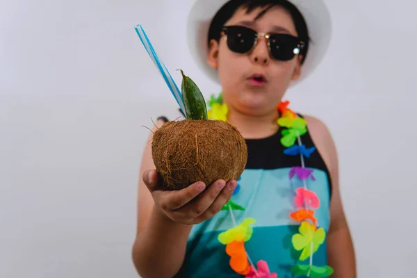 Boy Dressed Beach Clothes Holding Coconut Foreground Boy Wearing Blue — Stockfoto