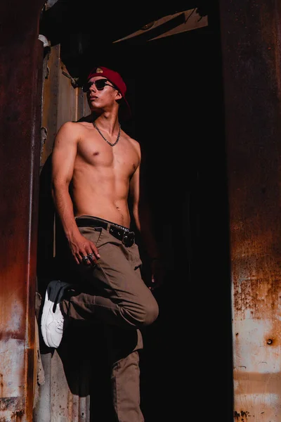 Athletic Latin Model Posing Abandoned Metal Train Car Hispanic Man — Stockfoto