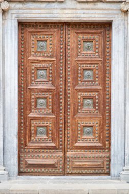 V. Carlos Sarayı 'nın ahşap kapısı.