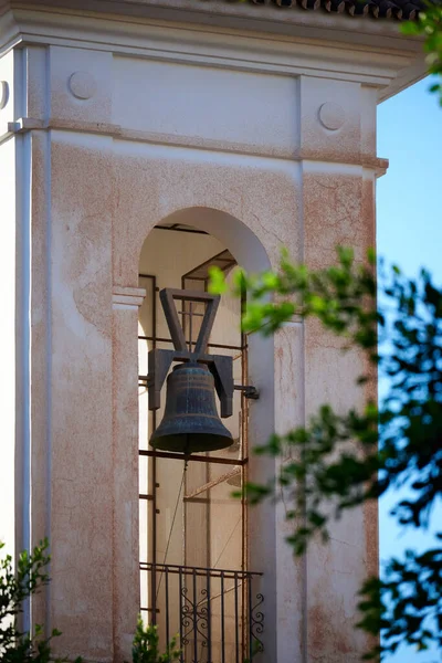 Zvonek Detail Kostelní Věže — Stock fotografie