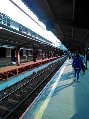 Arkaplan, yaratıcı tasarımlarınız, sunumunuz, afişiniz, kapağınız, web siteniz, broşürünüz, kartınız, posteriniz, duvar kağıdınız, dokunuz, slaytınız, derginiz ve Powerpoint için kullanılabilir..