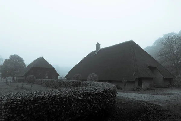 Vieille Ferme Lunatique Par Une Journée Froide — Photo