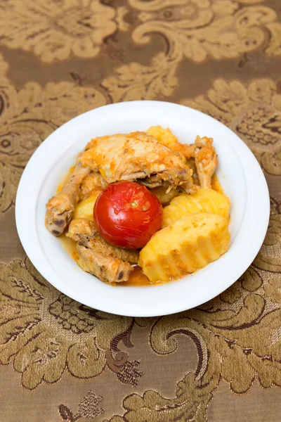 Masakan Nasional Azerbaijan Hidangan Yang Disebut Saus Dengan Ayam Dalam — Stok Foto