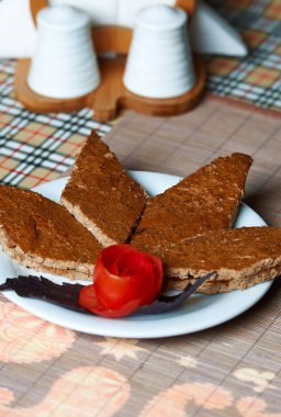 Azerbaycan ulusal mutfağı KUKU yumurtalar ve fındıklardan yapılıyor.