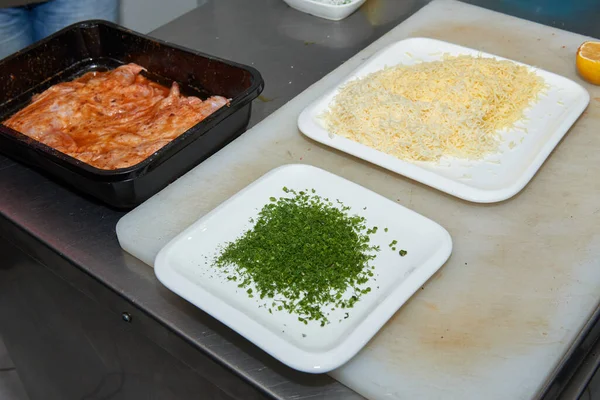 Dish Chef Grilled Chicken Professional Preparation — 스톡 사진