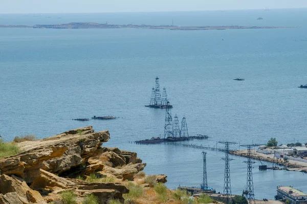 Oil Rigs Caspian Sea Backdrop Island — Φωτογραφία Αρχείου