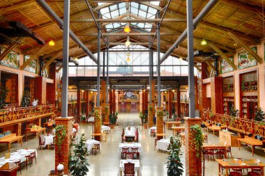 Azerbaycan Bakü geçidi Bakü mimari binasının merkezinde.