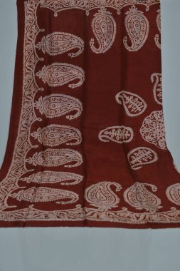Azerbaijani national national silk scarf called Kelagayi red colour