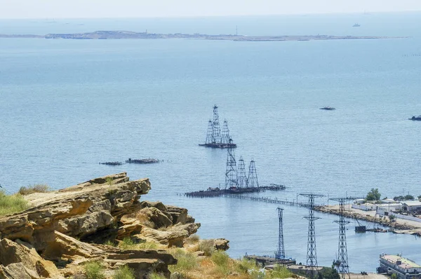Oil Rigs Caspian Sea Backdrop Island — Φωτογραφία Αρχείου