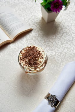 Detaylı meyve kokteyli.