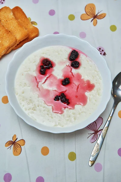 Morning Breakfast Semolina Porridge Mulberry Children — Foto de Stock