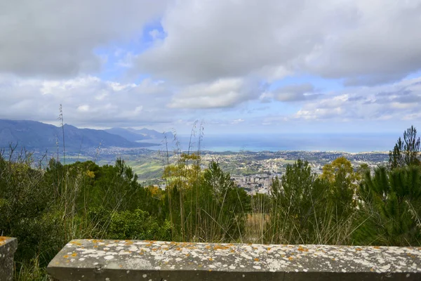 Прекрасна Панорама Мальовничого Італійського Острова Алькамо — стокове фото
